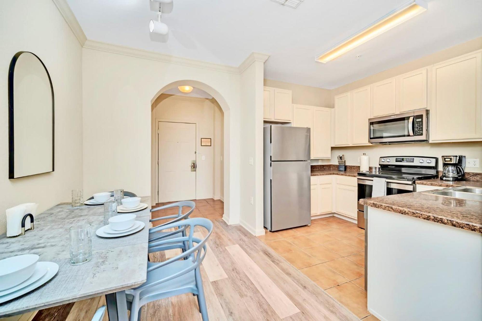 Bright Condo - 2Br With Pool & Hot Tub, Near Disney! Orlando Exterior photo