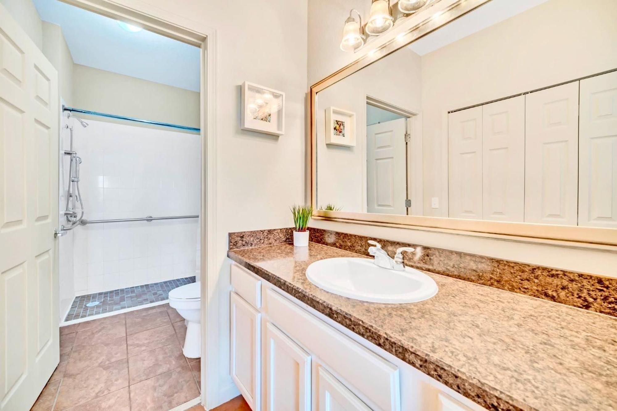 Bright Condo - 2Br With Pool & Hot Tub, Near Disney! Orlando Exterior photo