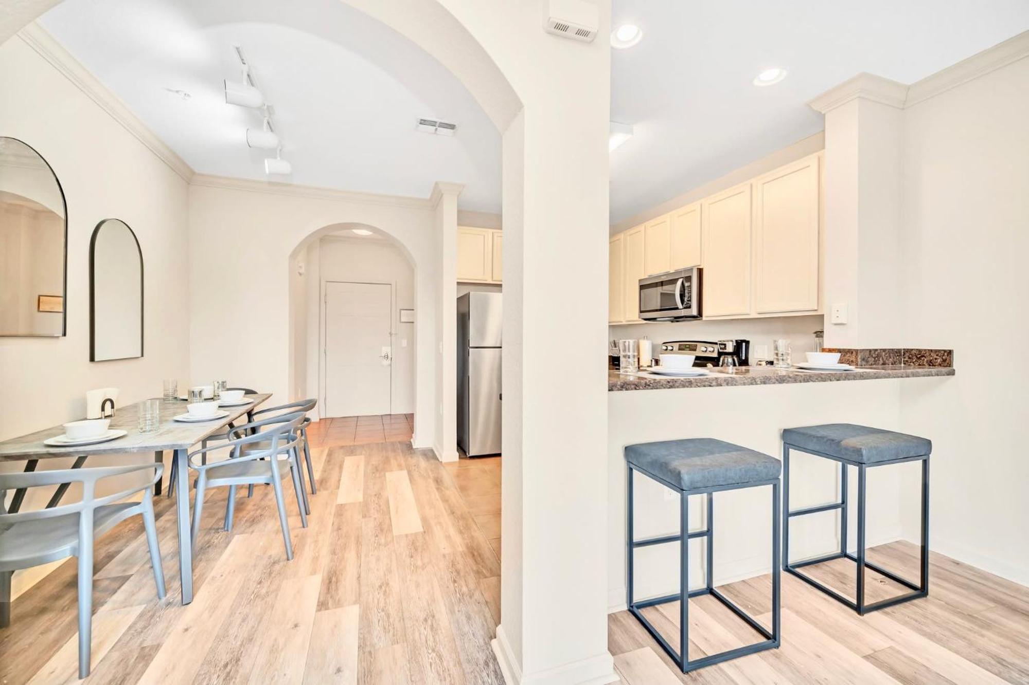 Bright Condo - 2Br With Pool & Hot Tub, Near Disney! Orlando Exterior photo