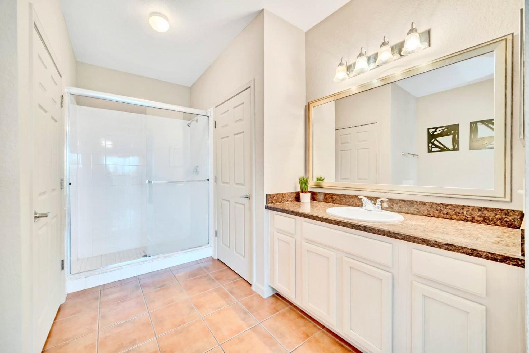 Bright Condo - 2Br With Pool & Hot Tub, Near Disney! Orlando Exterior photo